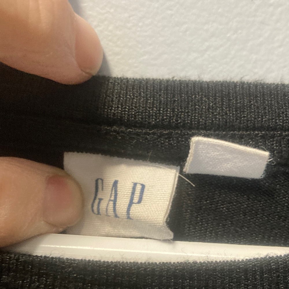 GAP Black Ruffle Sleeve Sweater - Picture 2 of 8